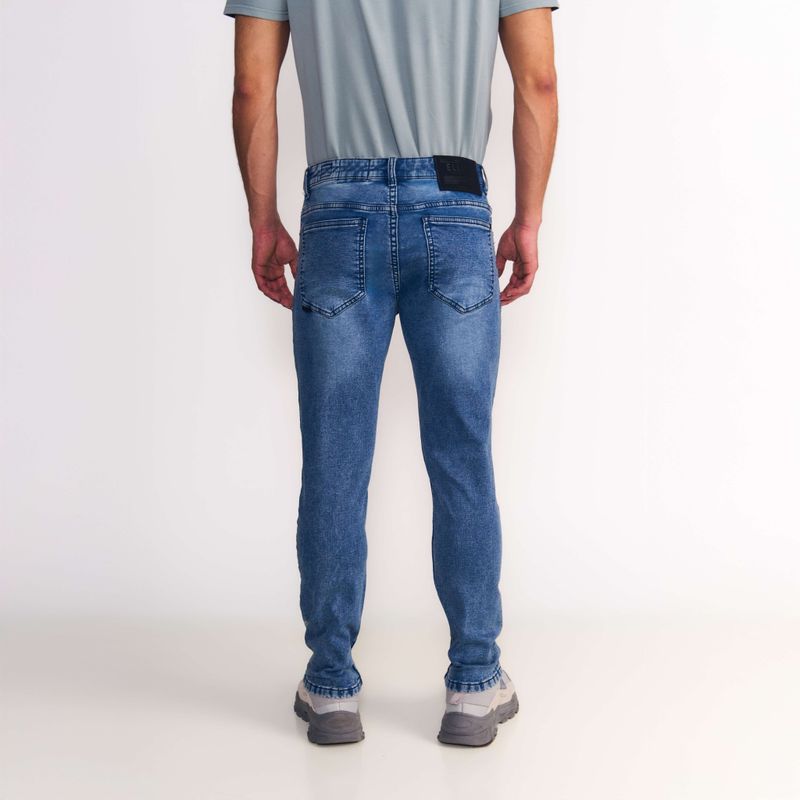 AM092583-SLIM_2714