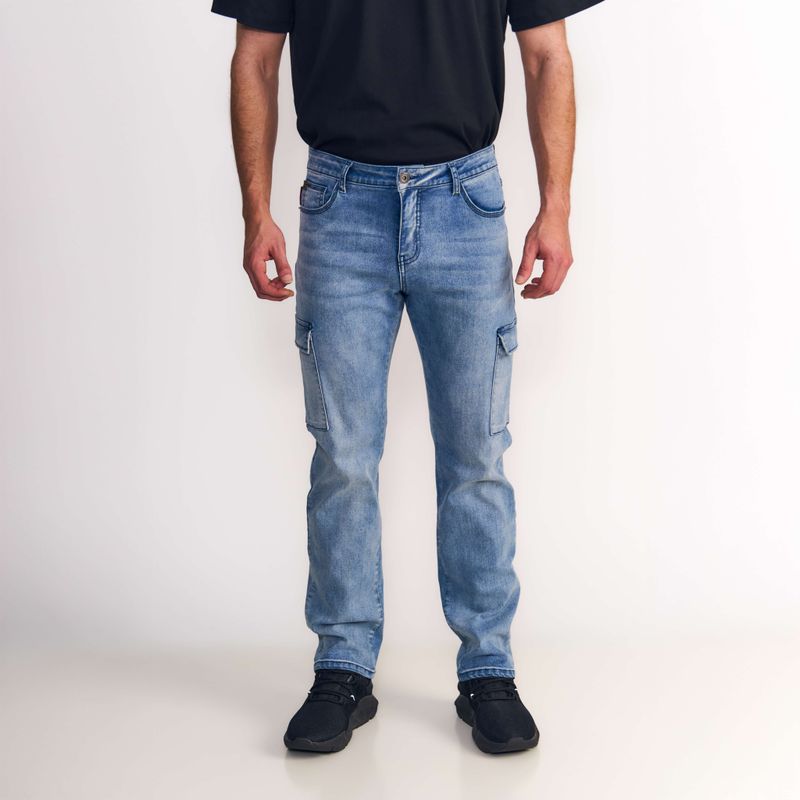 AM060682-CARGO_2532