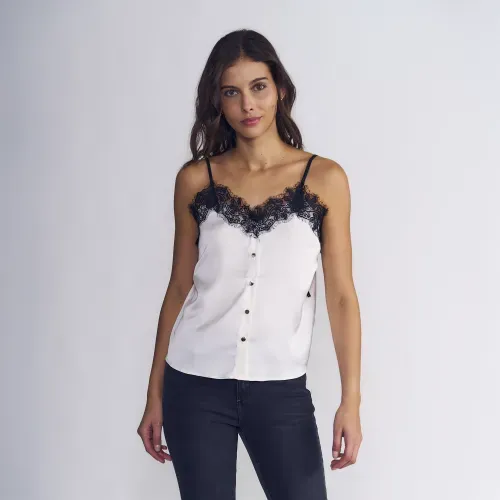 Blusa Satin con Encaje y Botones