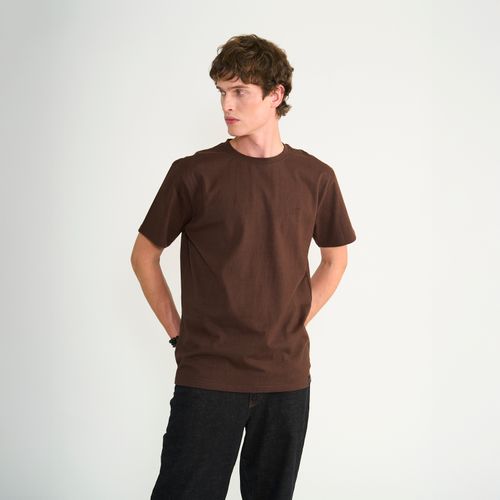 Polera Ellus Hombre Básica Logo Bordado Café