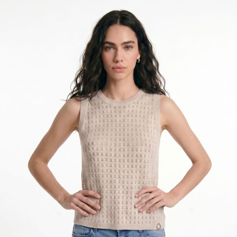 DFS98203_100_1.jpg